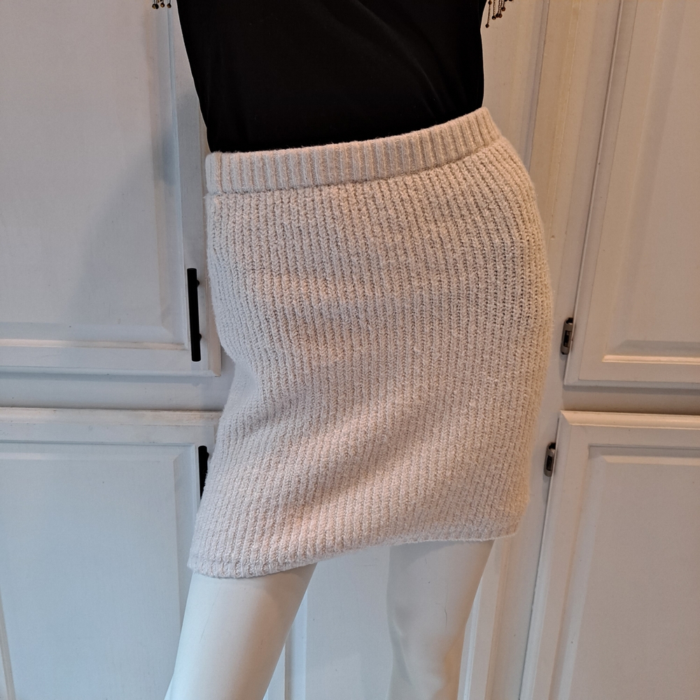 Universal Thread Cream Ribbed Pencil Skirt